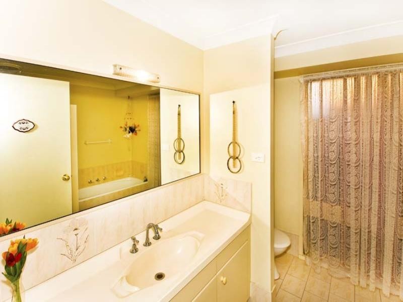 16 Woodman Place, Abbotsbury NSW 2176