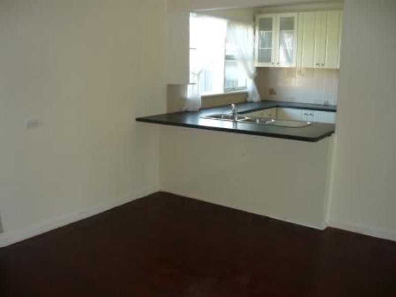 8 Rhonda Street, Smithfield NSW 2164