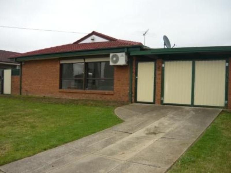 4 Ashgrove Street, St Johns Park NSW 2176