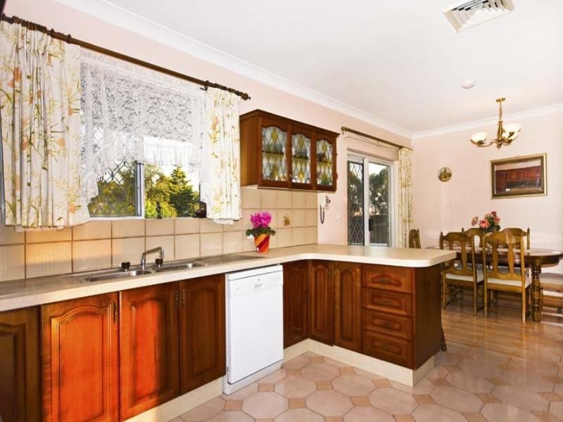 5 Jarrah Place, Bossley Park NSW 2176