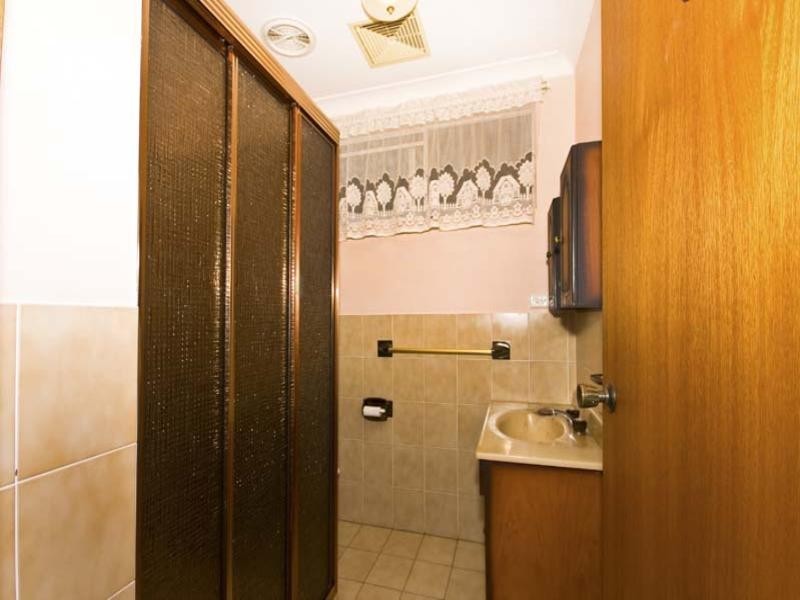 5 Jarrah Place, Bossley Park NSW 2176