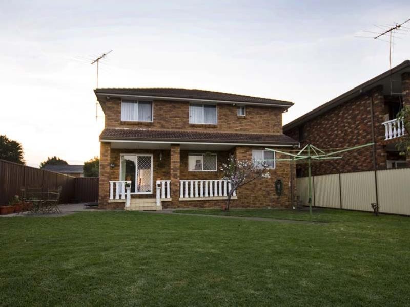 5 Jarrah Place, Bossley Park NSW 2176