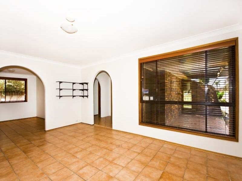 3 Silky Close, Bossley Park NSW 2176