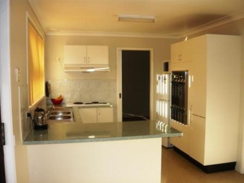 2 Loxton Place, Bossley Park NSW 2176