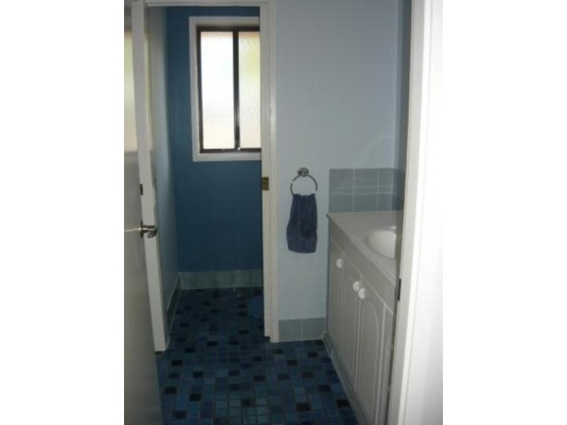 2 Loxton Place, Bossley Park NSW 2176