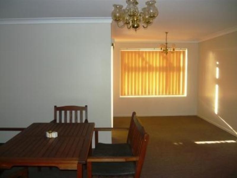 2 Loxton Place, Bossley Park NSW 2176