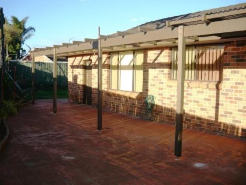 2 Loxton Place, Bossley Park NSW 2176