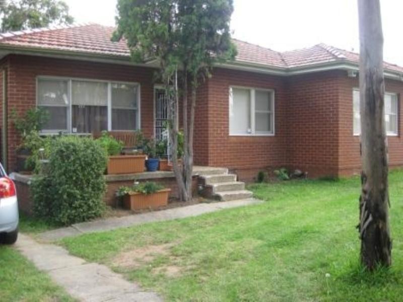281 Brenan Street, Smithfield NSW 2164