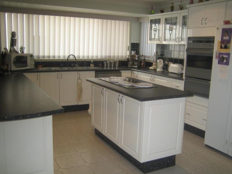 1 Parr Close, Bossley Park NSW 2176