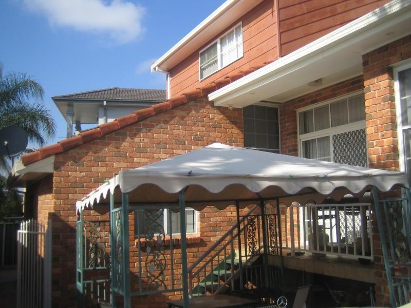 1 Parr Close, Bossley Park NSW 2176