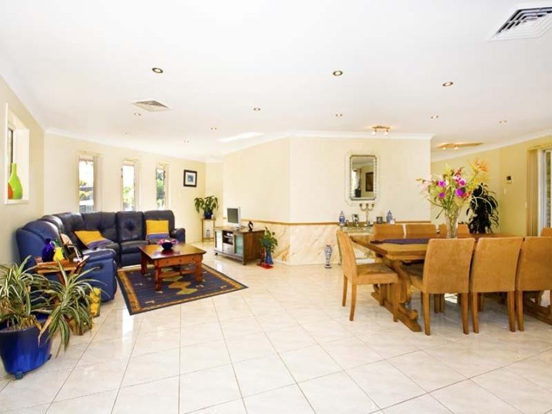 18 Busby Avenue, Edensor Park NSW 2176