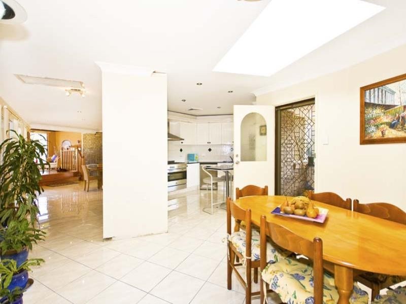 18 Busby Avenue, Edensor Park NSW 2176