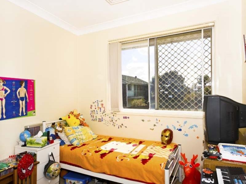 18 Busby Avenue, Edensor Park NSW 2176