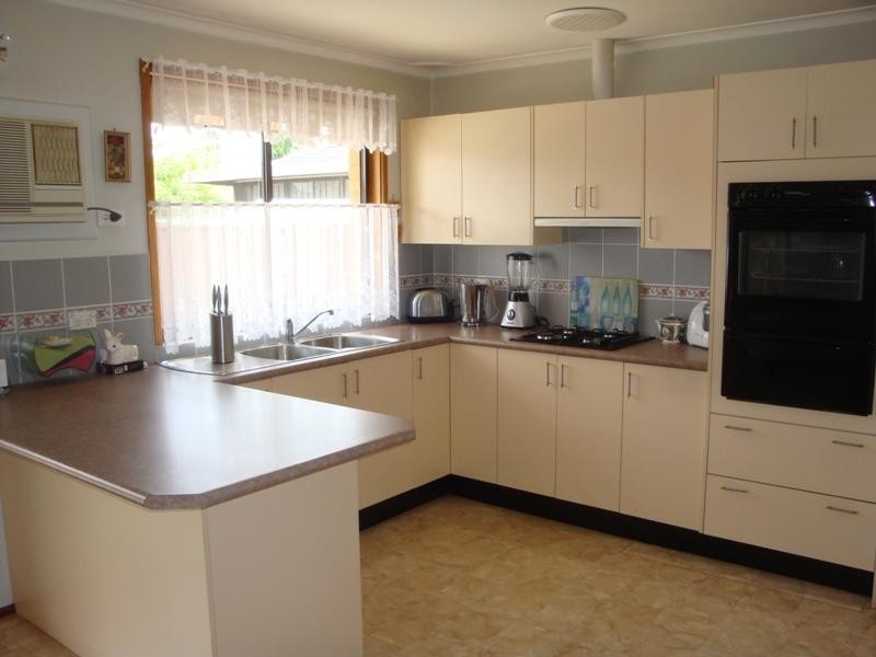 15 Olga Close, Bossley Park NSW 2176