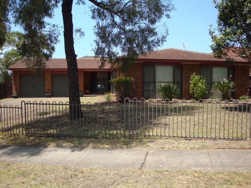 1 Glen Osmond Crescent, Bossley Park NSW 2176