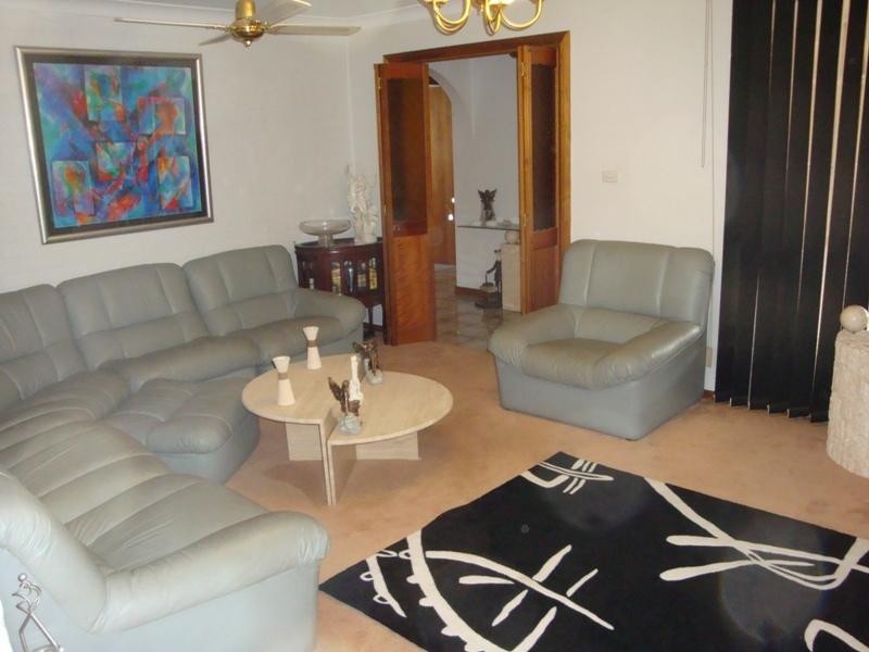 4 White Place, Bossley Park NSW 2176