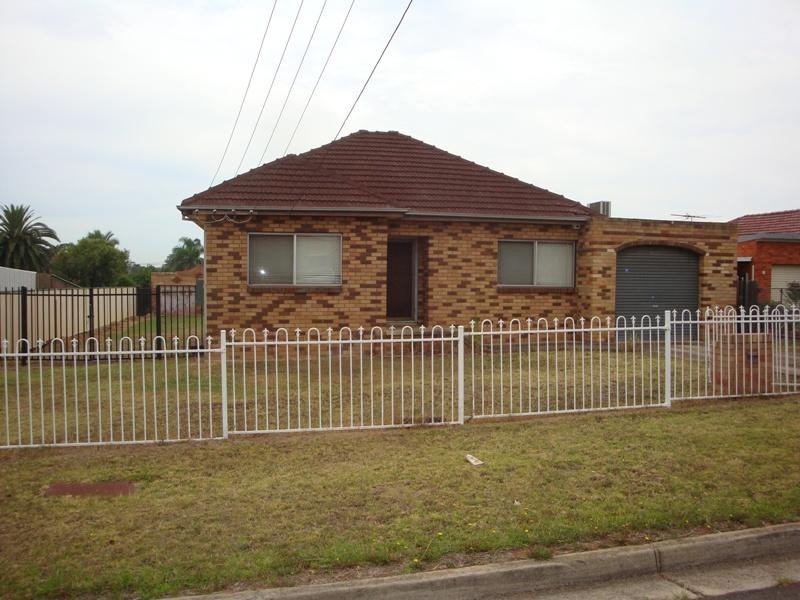 2 Bronsdon Street, Smithfield NSW 2164