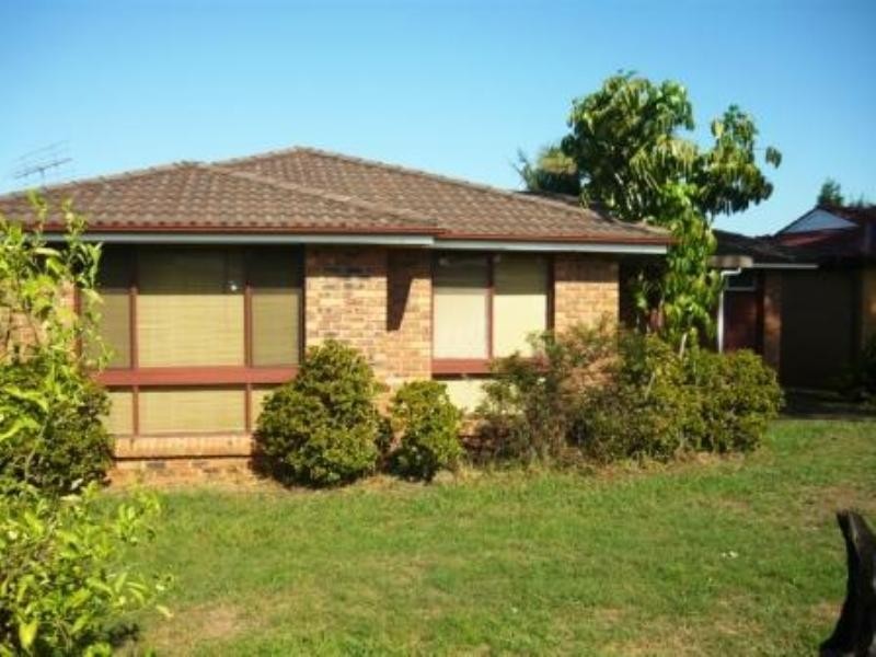 4 Bronte Close, Wetherill Park NSW 2164