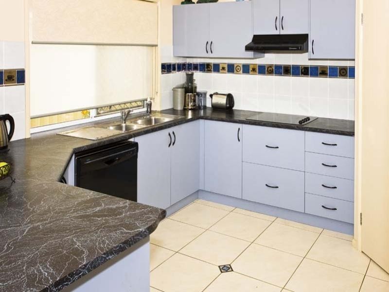 18 Jelena Close, Bossley Park NSW 2176