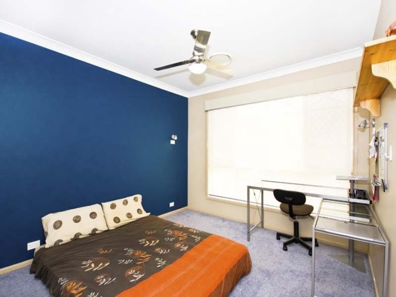 18 Jelena Close, Bossley Park NSW 2176