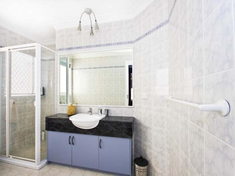 18 Jelena Close, Bossley Park NSW 2176