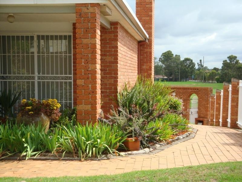 43 Driscoll Street, Abbotsbury NSW 2176