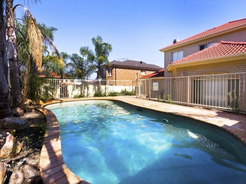 7 Shiraz Close, Edensor Park NSW 2176