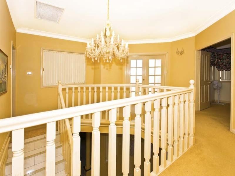 7 Shiraz Close, Edensor Park NSW 2176