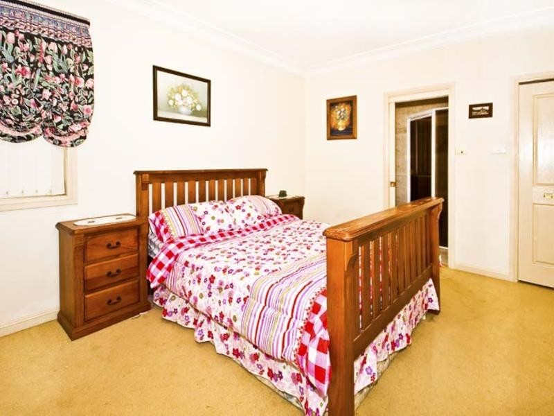 7 Shiraz Close, Edensor Park NSW 2176