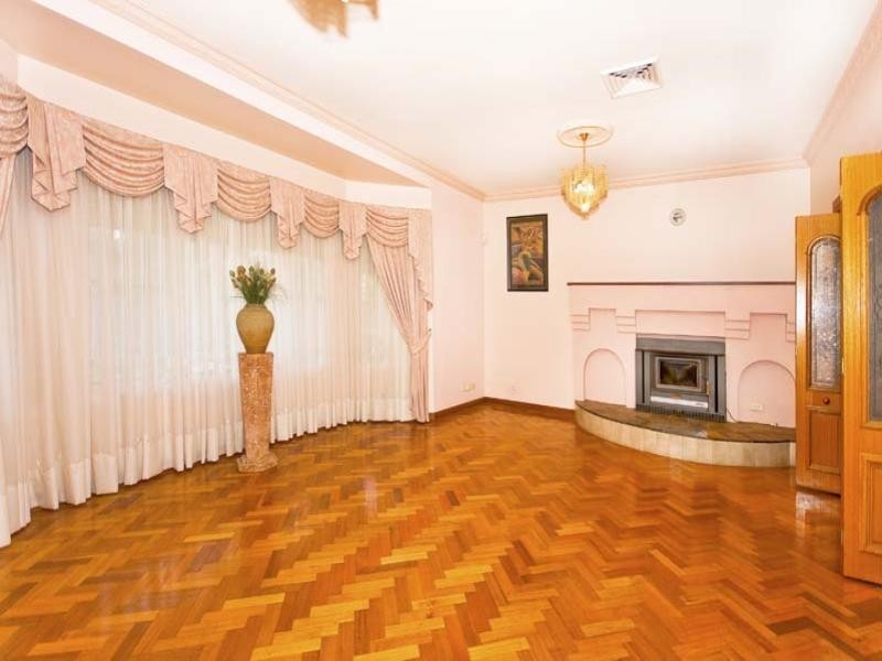 37 Mariner Crescent, Abbotsbury NSW 2176