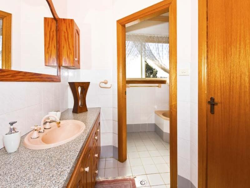 37 Mariner Crescent, Abbotsbury NSW 2176