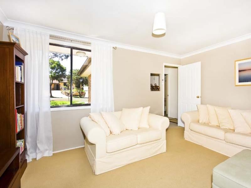 2 Ona Place, Bossley Park NSW 2176