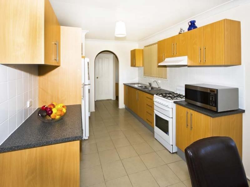 2 Ona Place, Bossley Park NSW 2176