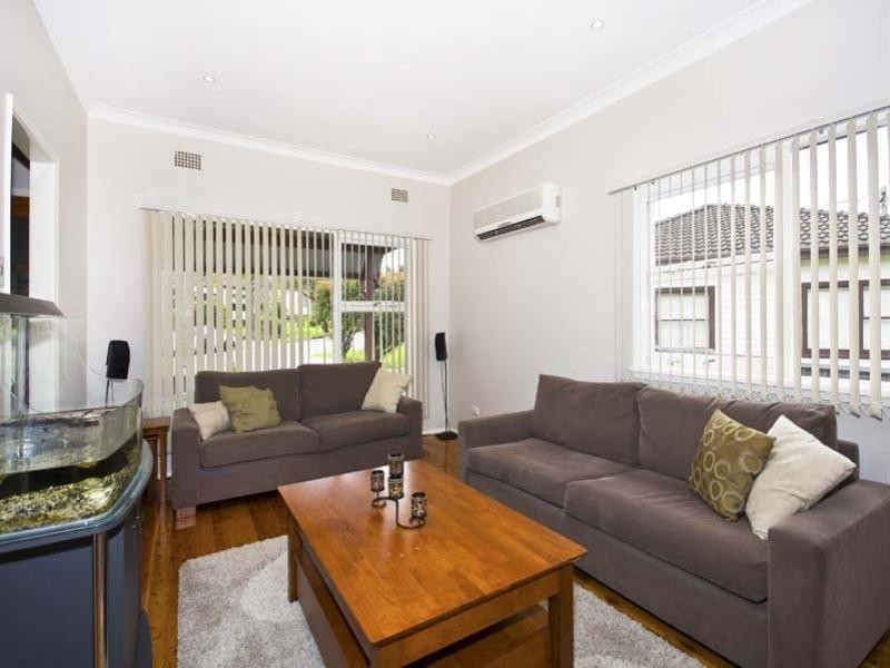 8 Brabyn Street, Fairfield West NSW 2165