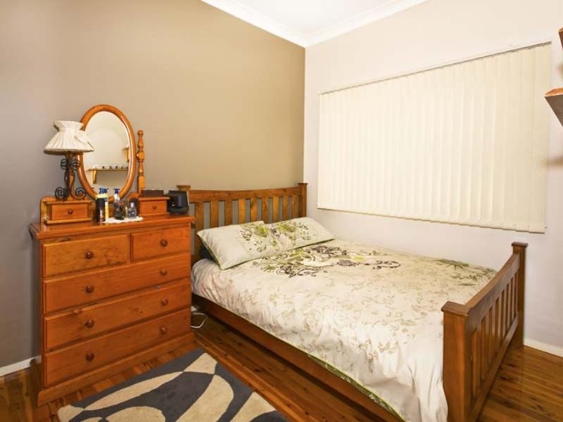 8 Brabyn Street, Fairfield West NSW 2165