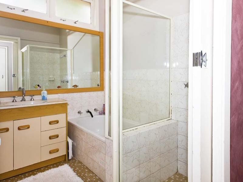 8 Brabyn Street, Fairfield West NSW 2165