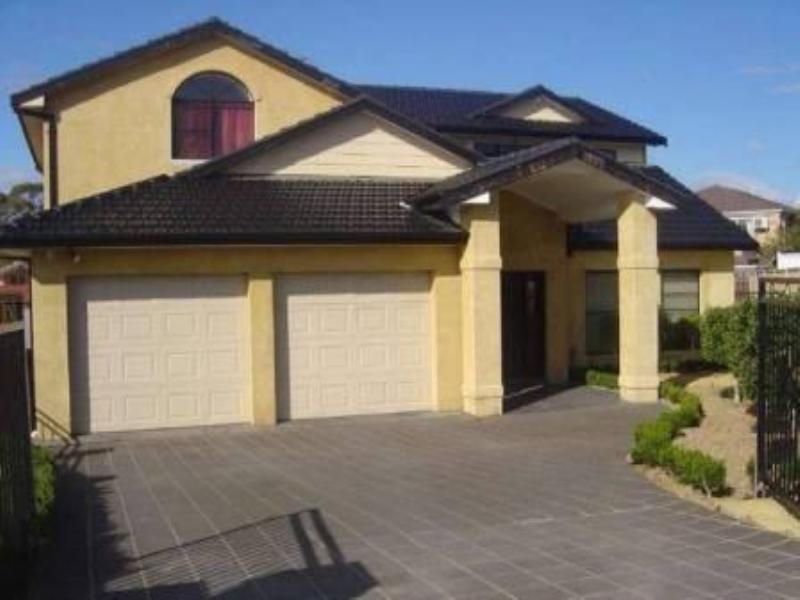 4 Rabaul Close, Bossley Park NSW 2176