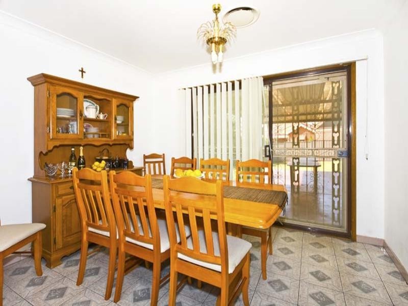 11 Begovich Crescent, Abbotsbury NSW 2176