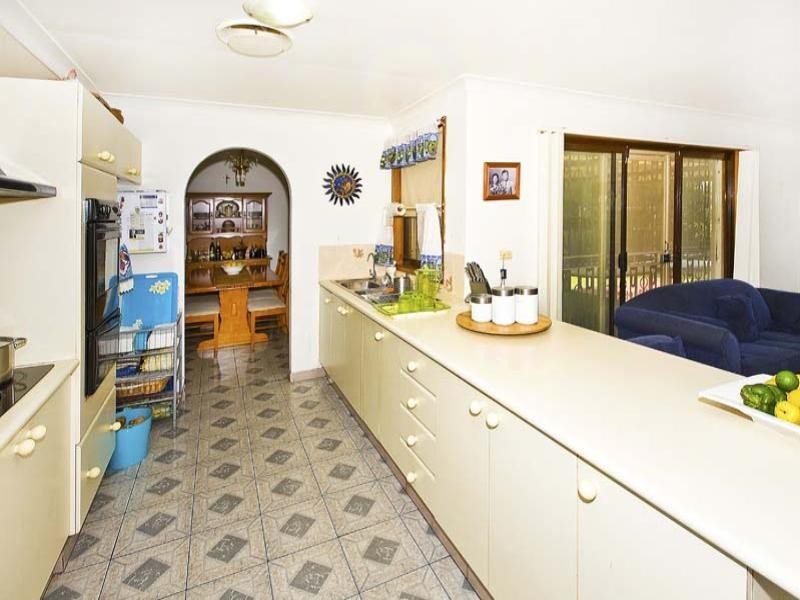 11 Begovich Crescent, Abbotsbury NSW 2176