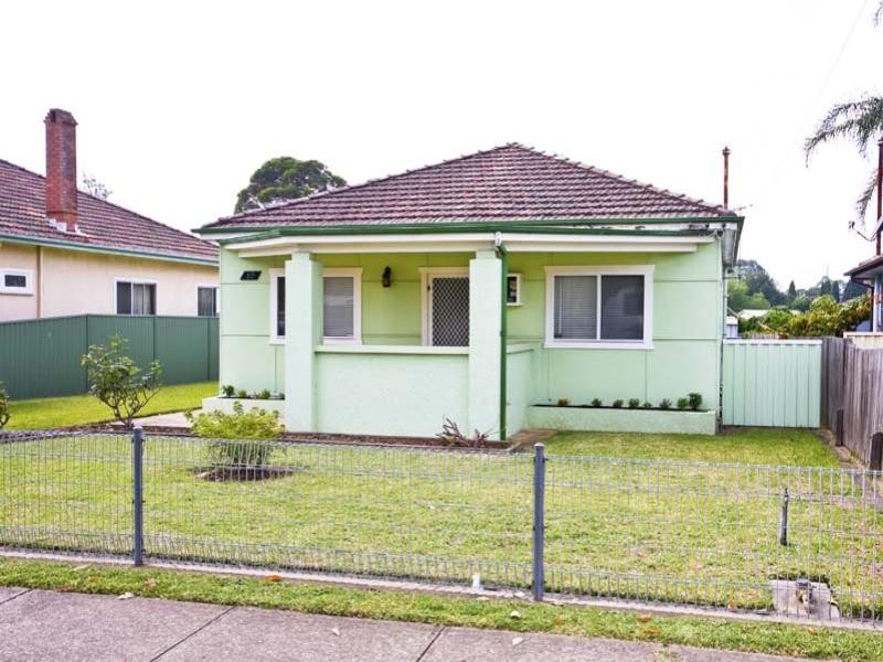 10 Adam Street, Fairfield NSW 2165