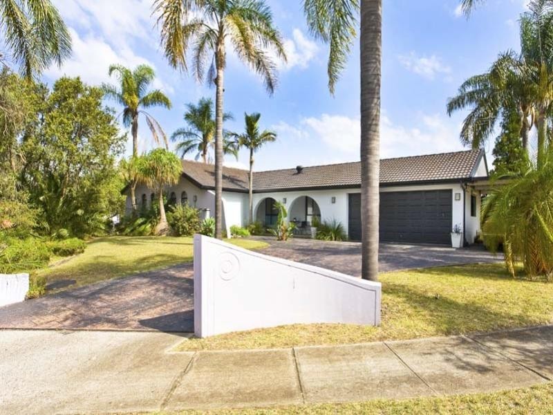 1 Emu Close, Bossley Park NSW 2176