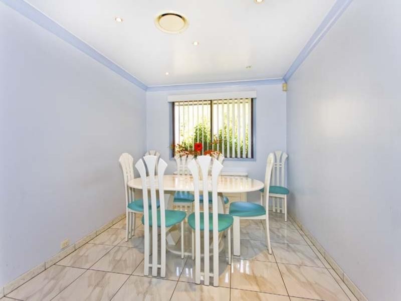 1 Emu Close, Bossley Park NSW 2176