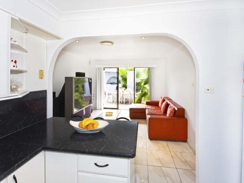 1 Emu Close, Bossley Park NSW 2176