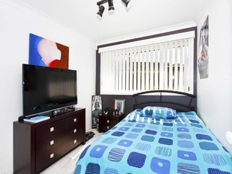 1 Emu Close, Bossley Park NSW 2176