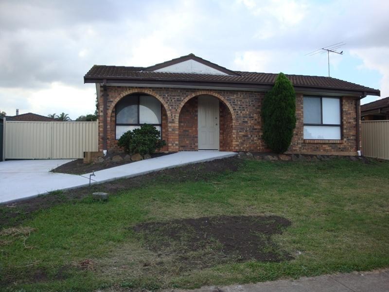 39 Dransfield Road, Edensor Park NSW 2176