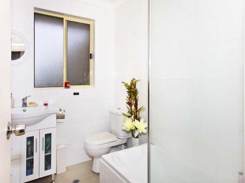 155 King Road, Fairfield West NSW 2165