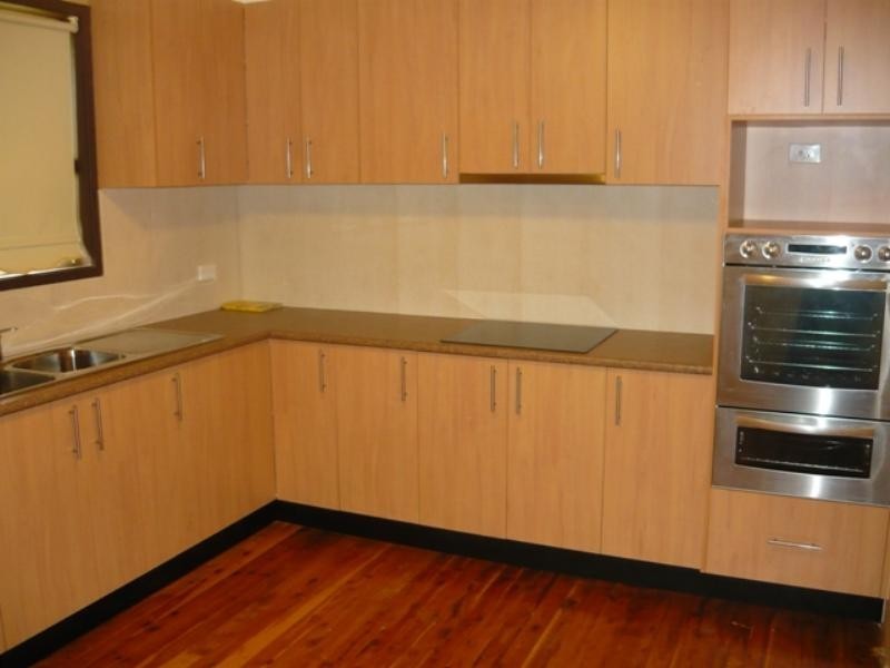 40 Glenfern Crescent, Bossley Park NSW 2176