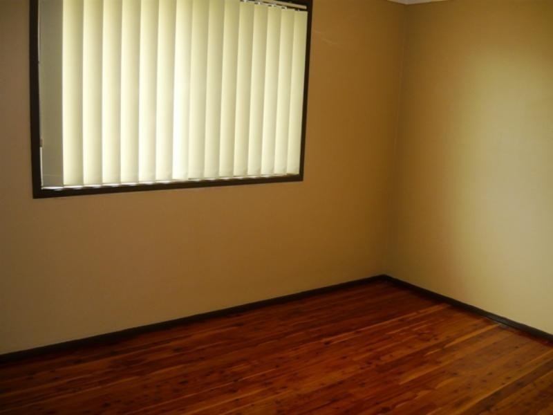 40 Glenfern Crescent, Bossley Park NSW 2176