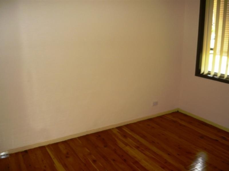 40 Glenfern Crescent, Bossley Park NSW 2176