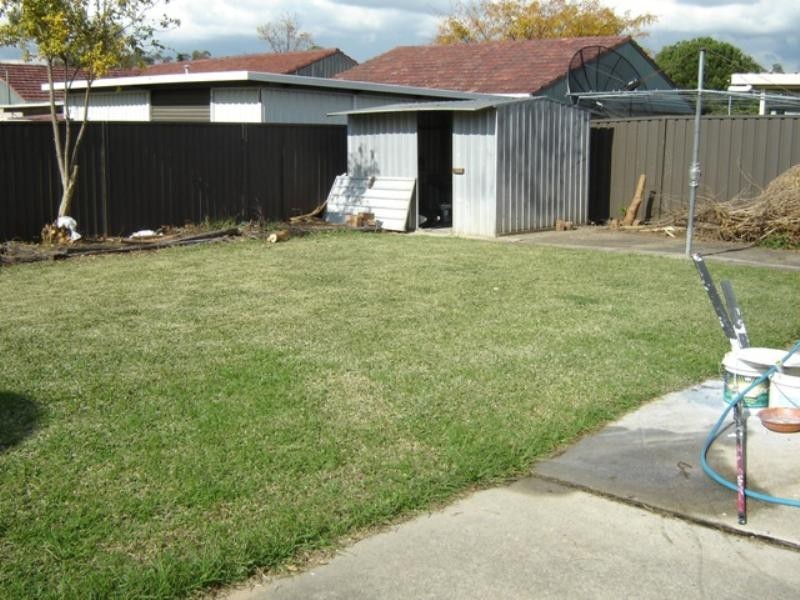 4 Macedon Street, Bossley Park NSW 2176